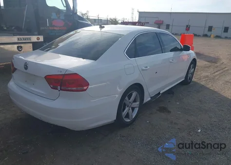 2015 Volkswagen Passat 1.8T Limited Edition из США, поврежденный, VIN 1VWAS7A39FC111067